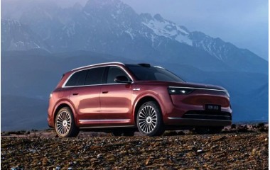 问界 M8 商标遭抢注